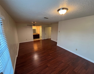1707 Aurora Drive - Photo Thumbnail 13