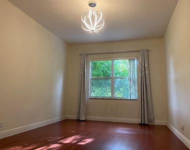 7953 Nw 70th Avenue - Photo Thumbnail 7