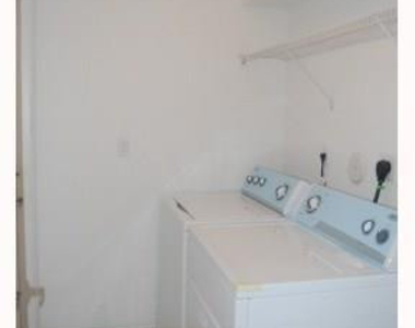 7953 Nw 70th Avenue - Photo Thumbnail 9