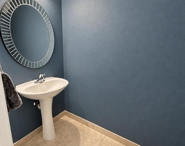 1571 Se Hampshire Way - Photo Thumbnail 3