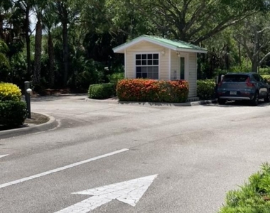 1571 Se Hampshire Way - Photo Thumbnail 16