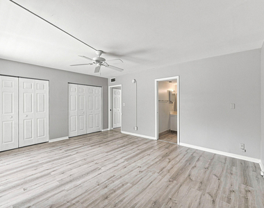 2404 Antigua Circle - Photo Thumbnail 6