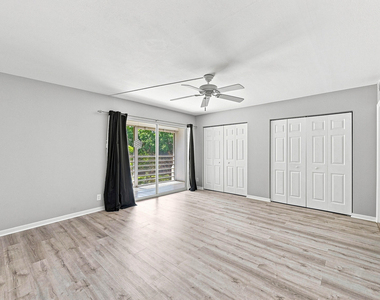 2404 Antigua Circle - Photo Thumbnail 17