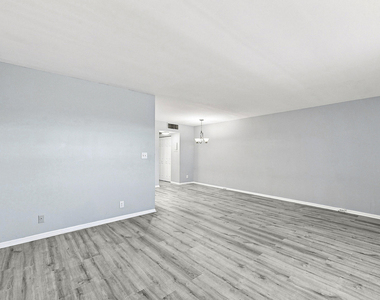 2404 Antigua Circle - Photo Thumbnail 4