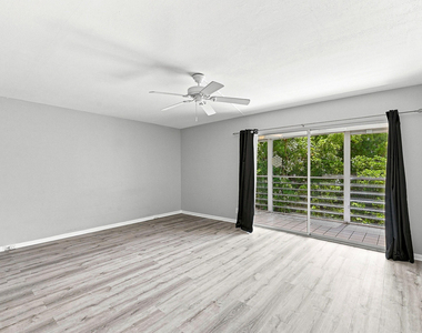 2404 Antigua Circle - Photo Thumbnail 16