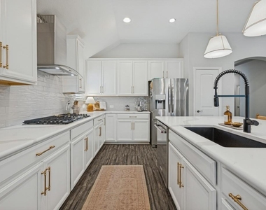 3612 Lillian Court - Photo Thumbnail 4