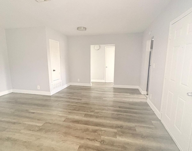 5829 Nw 17th Place - Photo Thumbnail 1