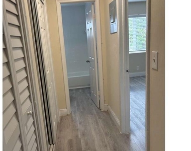 5829 Nw 17th Place - Photo Thumbnail 3