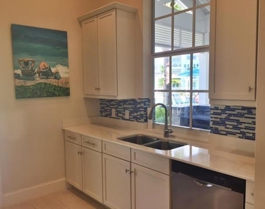 312 Bay Colony Drive N - Photo Thumbnail 28