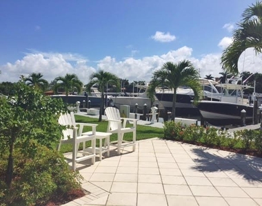 312 Bay Colony Drive N - Photo Thumbnail 22
