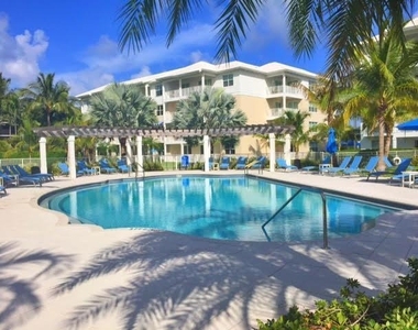 312 Bay Colony Drive N - Photo Thumbnail 18