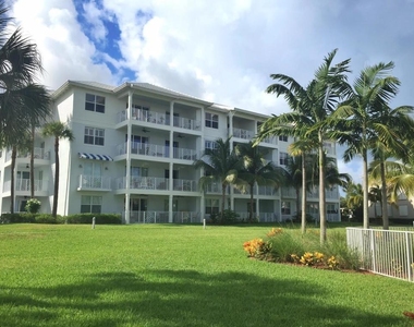 312 Bay Colony Drive N - Photo Thumbnail 17