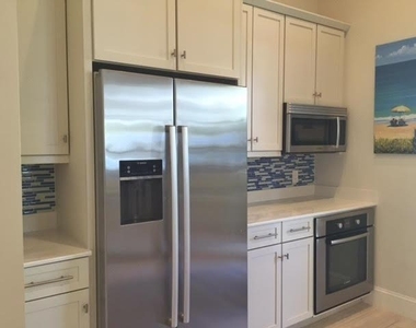 312 Bay Colony Drive N - Photo Thumbnail 27