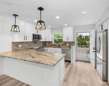 200 N El Mar Drive - Photo Thumbnail 4