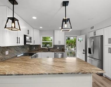 200 N El Mar Drive - Photo Thumbnail 3