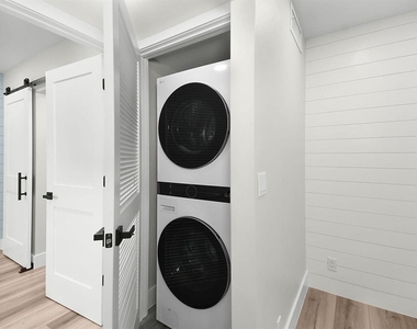 200 N El Mar Drive - Photo Thumbnail 7