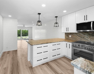 200 N El Mar Drive - Photo Thumbnail 5