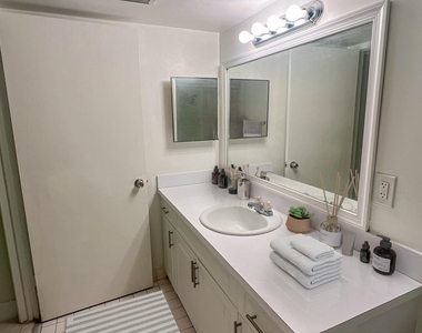 8343 Lake Drive - Photo Thumbnail 13