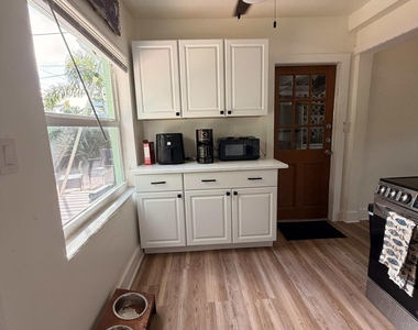 175 E 24th Street - Photo Thumbnail 10