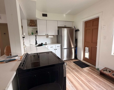 175 E 24th Street - Photo Thumbnail 7