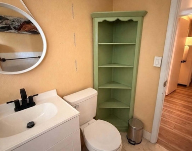 175 E 24th Street - Photo Thumbnail 12