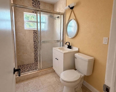 175 E 24th Street - Photo Thumbnail 11