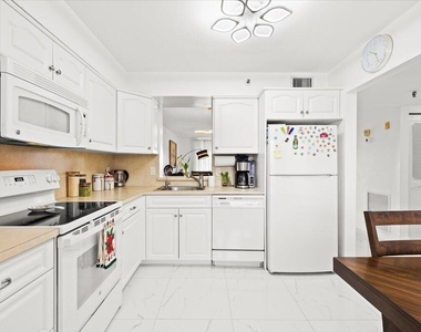 4550 Nw 18th Avenue - Photo Thumbnail 5