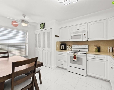 4550 Nw 18th Avenue - Photo Thumbnail 3