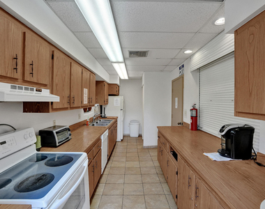 4550 Nw 18th Avenue - Photo Thumbnail 36
