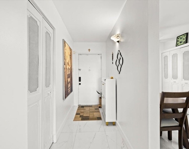 4550 Nw 18th Avenue - Photo Thumbnail 2