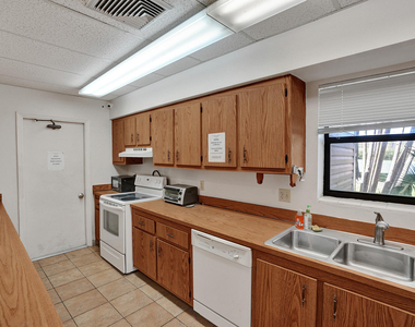 4550 Nw 18th Avenue - Photo Thumbnail 37