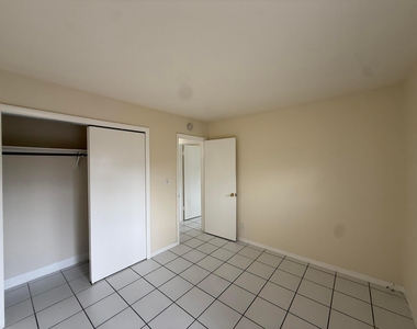909 Se 14th Court - Photo Thumbnail 2