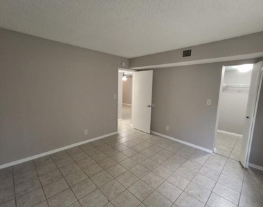 701 Gardens Drive - Photo Thumbnail 11