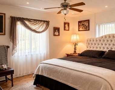 231 Se Paradise Place - Photo Thumbnail 13