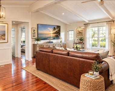 231 Se Paradise Place - Photo Thumbnail 2