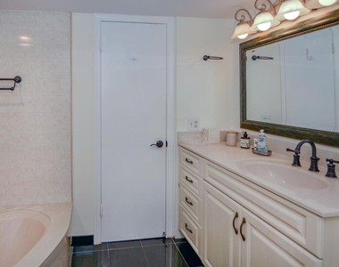 4200 N Ocean Drive - Photo Thumbnail 20