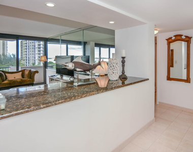 4200 N Ocean Drive - Photo Thumbnail 2