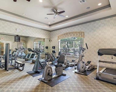 2106 Myrtlewood Circle E - Photo Thumbnail 6