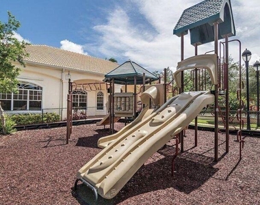 2106 Myrtlewood Circle E - Photo Thumbnail 7