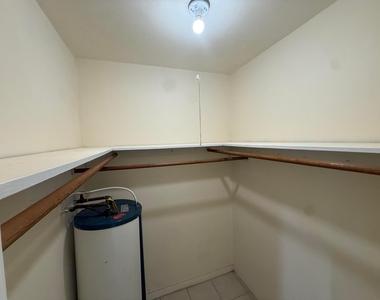 909 Se 14th Court - Photo Thumbnail 4