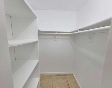 1720 N Congress Avenue - Photo Thumbnail 7