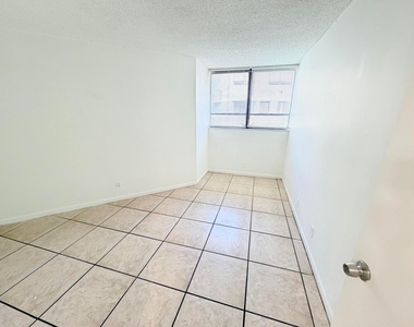 1720 N Congress Avenue - Photo Thumbnail 9