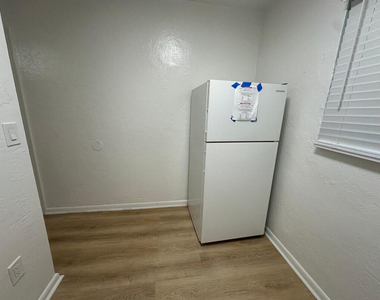 3631 Thomas Avenue - Photo Thumbnail 6