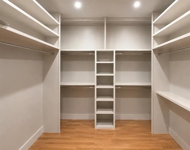 939 N Buckner Boulevard - Photo Thumbnail 9