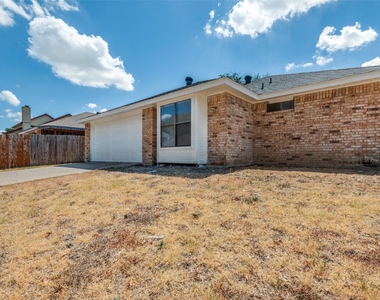 1003 Stewart Avenue - Photo Thumbnail 10
