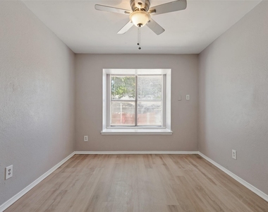 1003 Stewart Avenue - Photo Thumbnail 5
