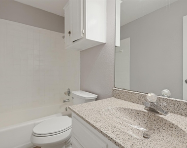 1003 Stewart Avenue - Photo Thumbnail 6