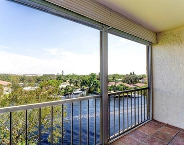 14 Royal Palm Way - Photo Thumbnail 4