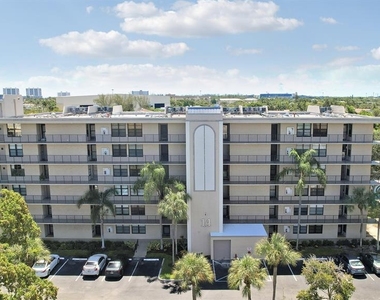 14 Royal Palm Way - Photo Thumbnail 1