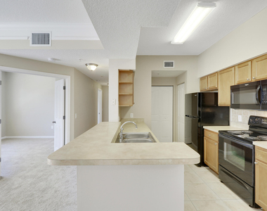9211 Myrtlewood Circle W - Photo Thumbnail 4
